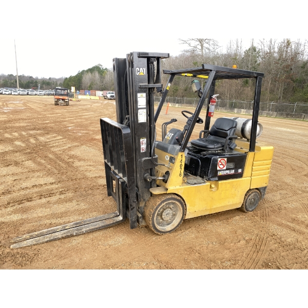 CAT GC30 Forklift - Mast