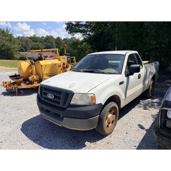 2005 FORD F150 XL Pickup Truck