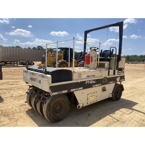 2005 INGERSOLL RAND PT-125R PNEUMATIC Roller