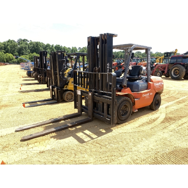 2010 TOYOTA 7FGAU50 Forklift - Mast