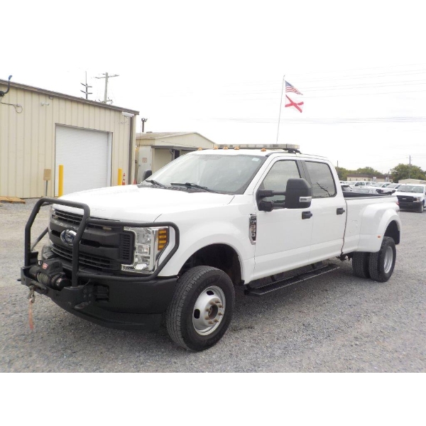 2019 FORD F350 XL Pickup Truck