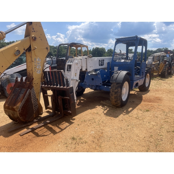 CAT TH63 Forklift - Telehandler