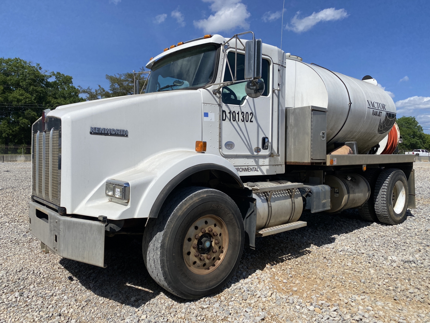 Front Rodder 2010 KENWORTH T800 Sewer Rodder Truck - J.M. Wood Auction Company, Inc.