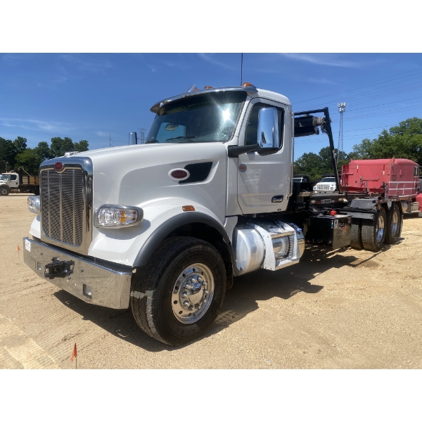 2026 PETERBILT 567 Roll Off Truck