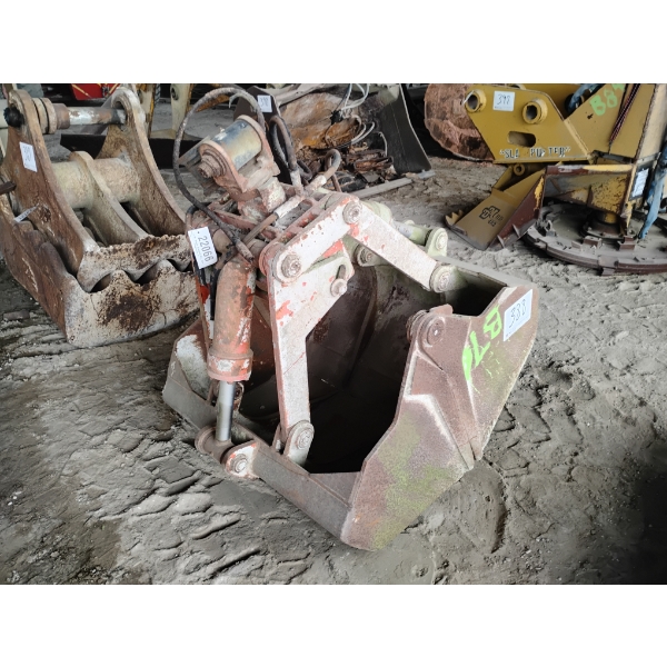 40" CLAMSHELL BUCKET