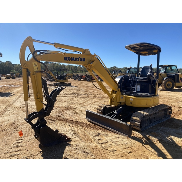 2005 KOMATSU PC35MR-2 Excavator - Mini