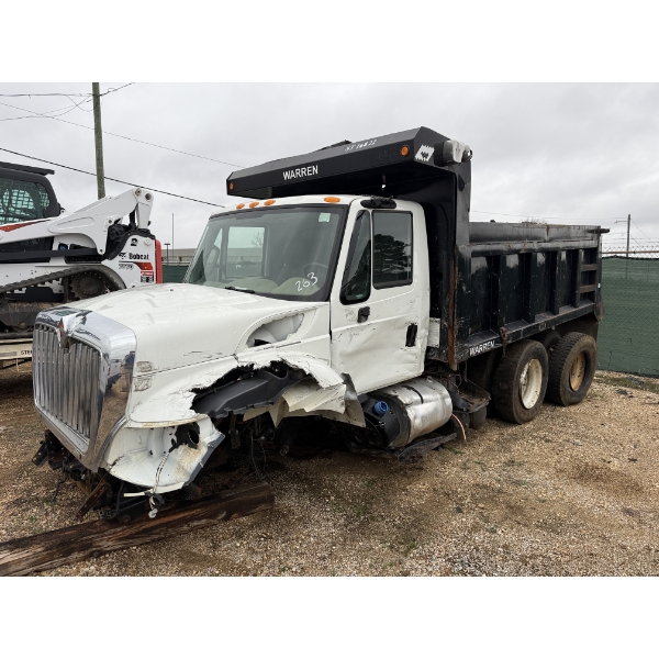 2018 INTERNATIONAL 7400 Dump Truck