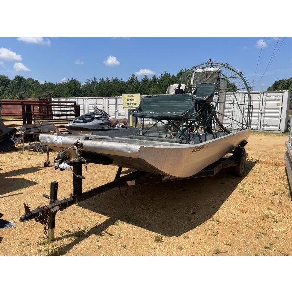 18' AIRBOAT & TRAILER Boat