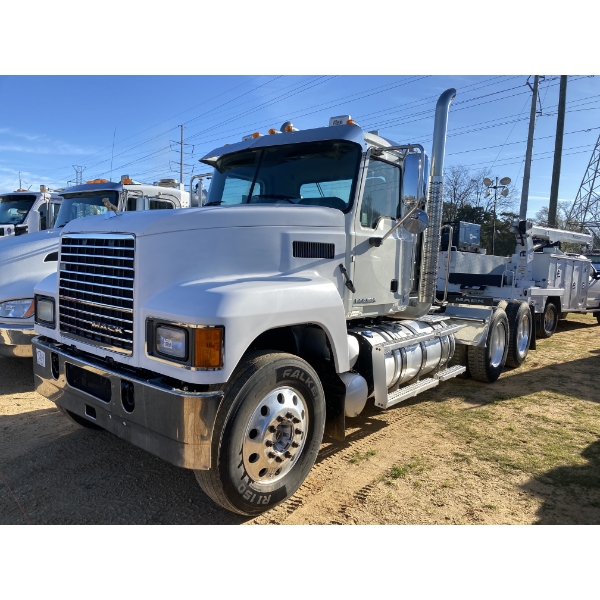 2018 MACK CHU613 Day Cab Truck