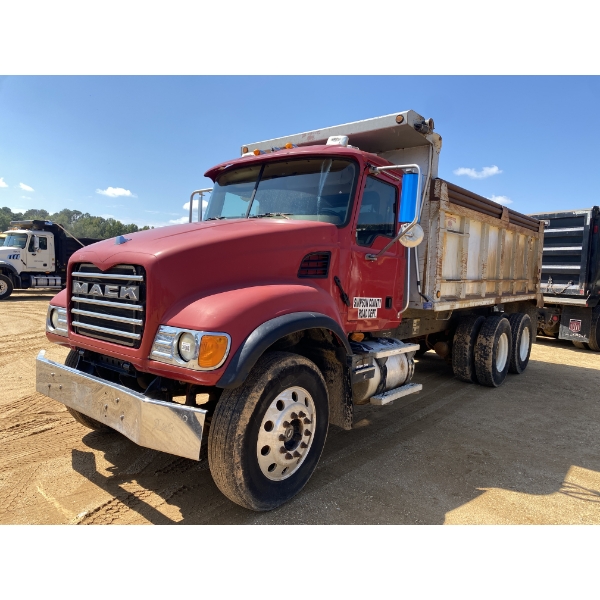 2005 MACK CV713 Dump Truck