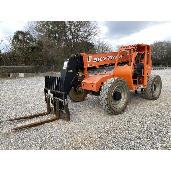2019 JLG SKYTRACK 6042 Forklift - Telehandler