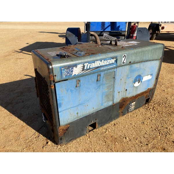 MILLER TRAILBLAZER 302 WELDER