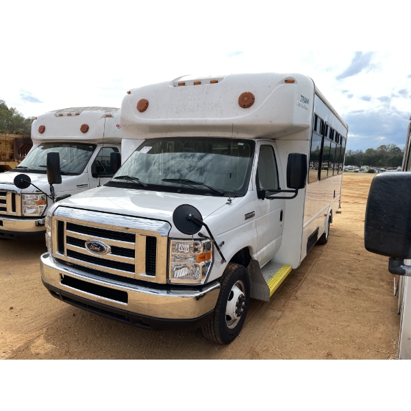 2019 FORD E450 Bus
