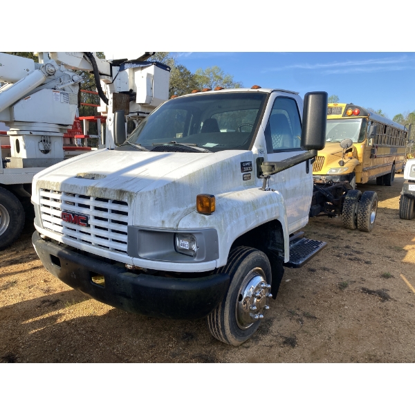 2006 GMC C5500 Cab and Chassis Truck
