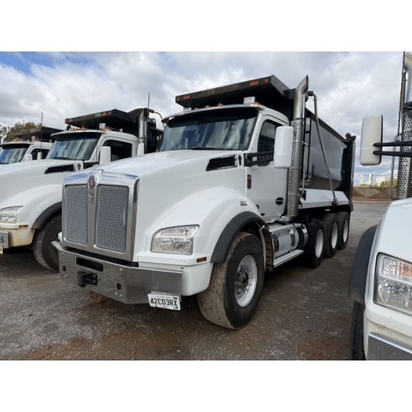 2022 KENWORTH T880 Dump Truck