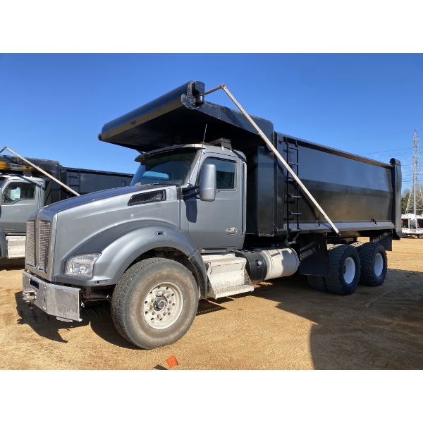 2020 KENWORTH T880 Dump Truck