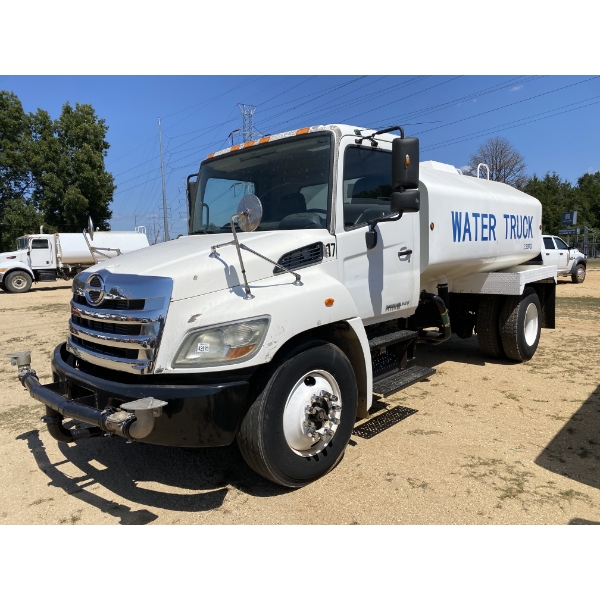 2012 HINO 268 Water Truck