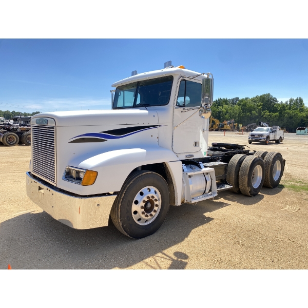 2002 FREIGHTLINER FLD Day Cab Truck