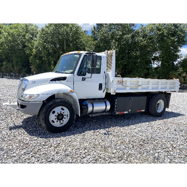 2018 INTERNATIONAL 4300 Dump Truck