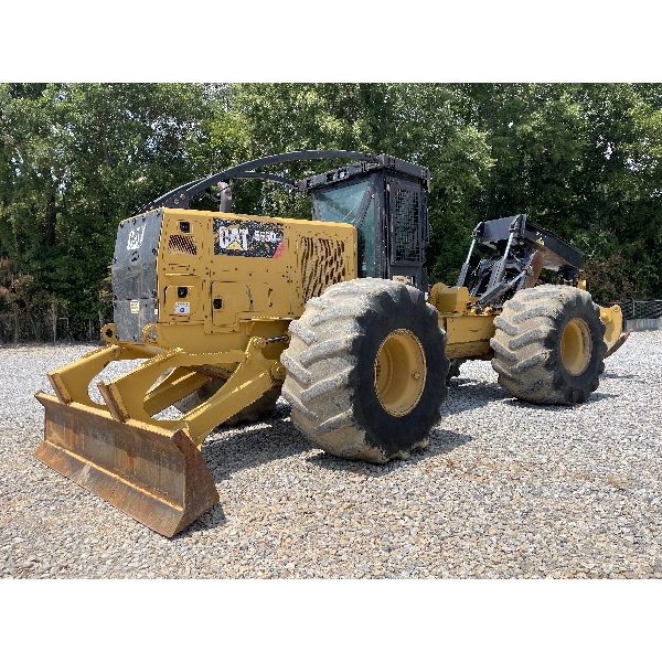 2015 CAT 555D Skidder