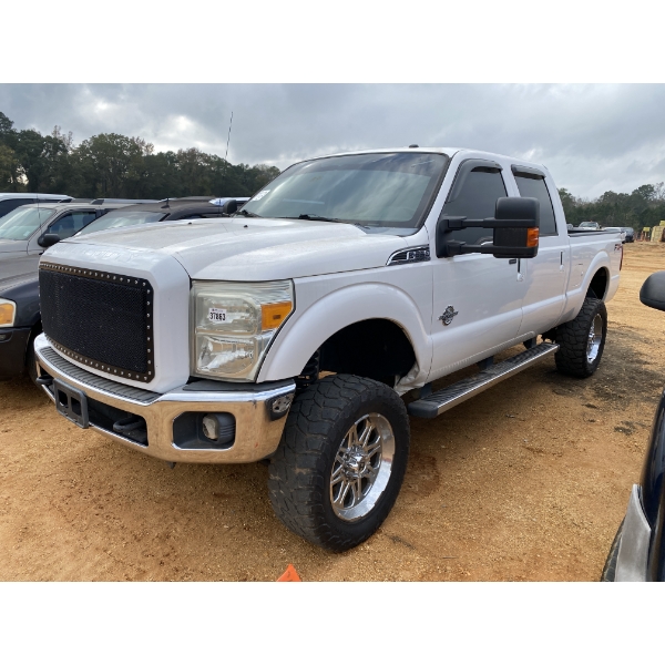 2011 FORD F250 LARIAT Pickup Truck