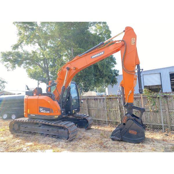 2017 DOOSAN DX140LCR-5 Excavator