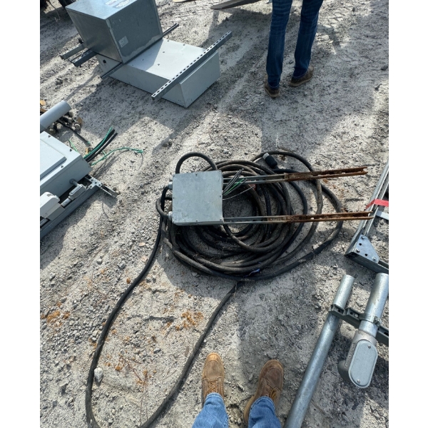 ELECTRICAL JUNCTION BOX W/ CABLE