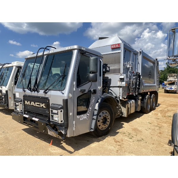 2023 MACK LR64 Garbage / Sanitation Truck