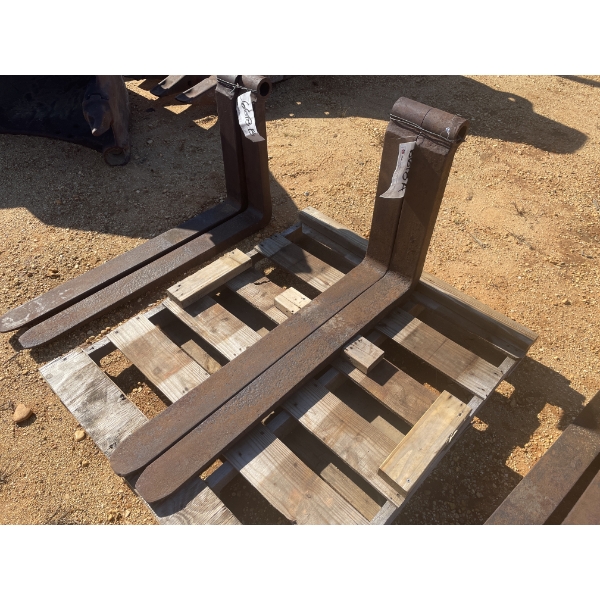 42  FORKLIFT TINES