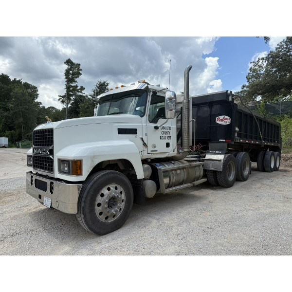 2021 MACK PI64T Day Cab Truck