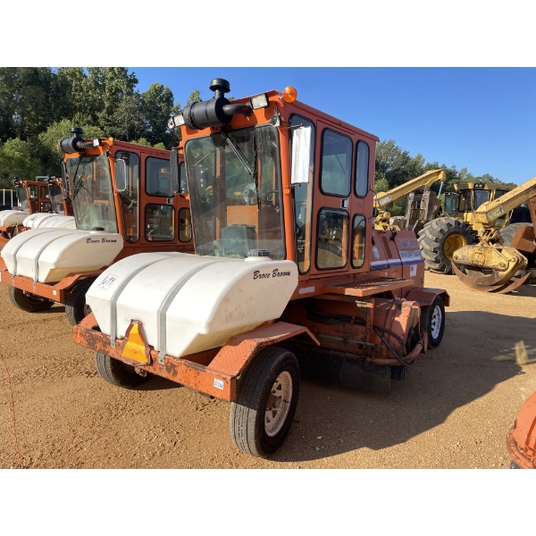 2010 BROCE KR350 Broom