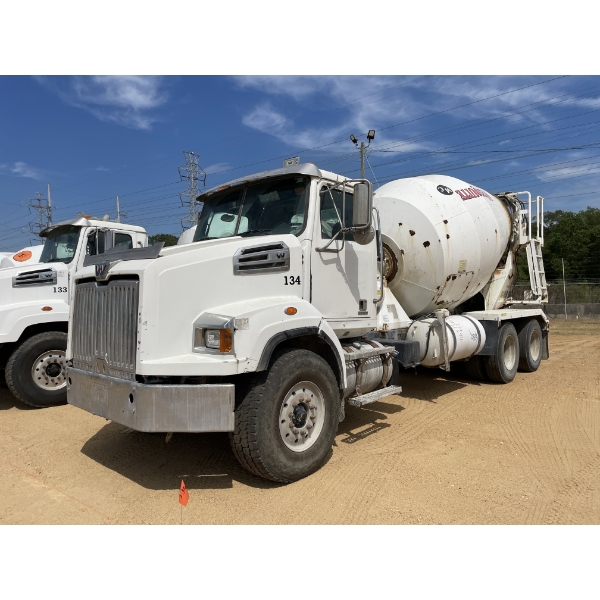 2015 WESTERN STAR 4700 SB Concrete Mixer / Pump Truck