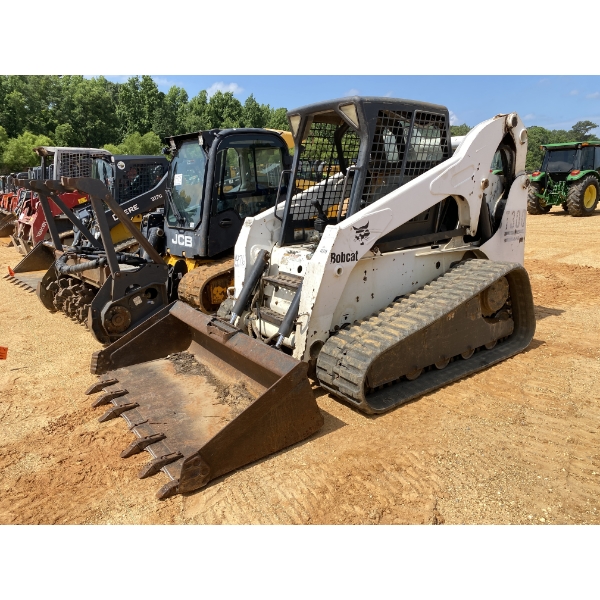 2004 BOBCAT T300 Skid Steer Loader - Crawler