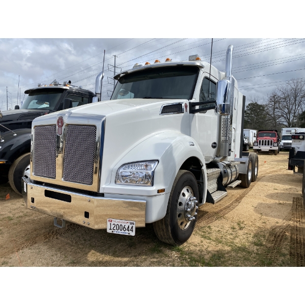 2019 KENWORTH T880 Sleeper Truck