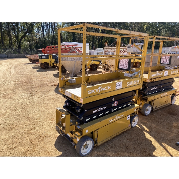 2017 SKYJACK SJIII3219 Scissor Lift