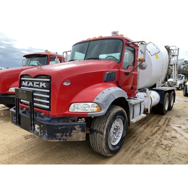 2017 MACK GU813 Concrete Mixer / Pump Truck