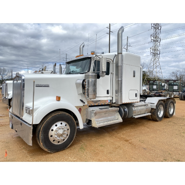 2021 KENWORTH W900 Sleeper Truck