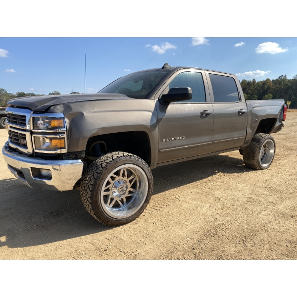 2015 CHEVORLET SILVERADO Z71 Pickup Truck