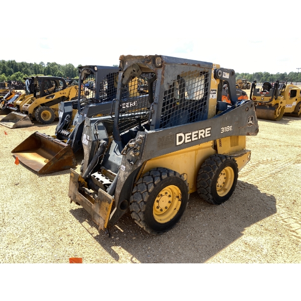 2015 JOHN DEERE 318E Skid Steer Loader - Wheel