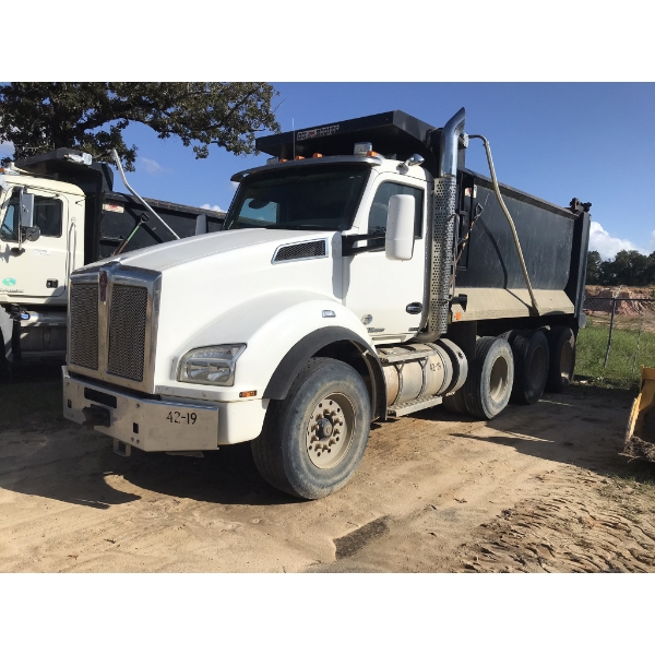 2019 KENWORTH T880 Dump Truck