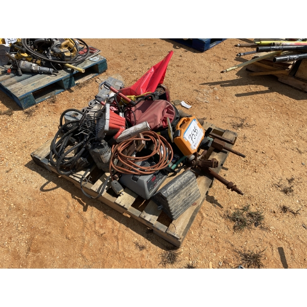 EXTENSION CORD, LIGHT STAND, VARIOUS TOOL BIT KITS & OTHER MISC ITEMS