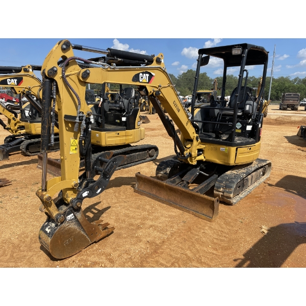 2017 CAT 303 CR Excavator - Mini