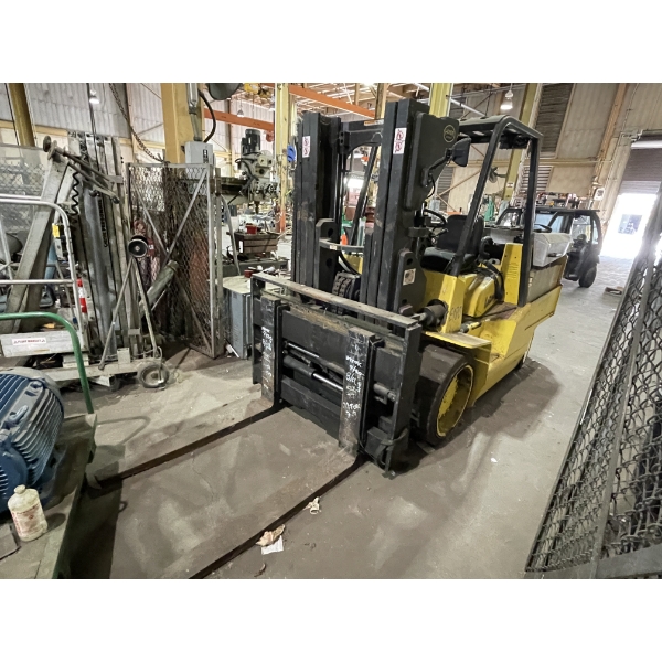 2004 HOIST E180 Forklift - Mast