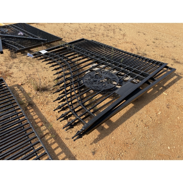 BI-PARTING GATE, 16' TREE SCENE