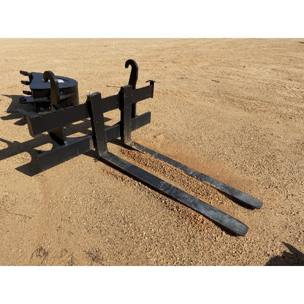JOHN DEERE LOADER FORKS