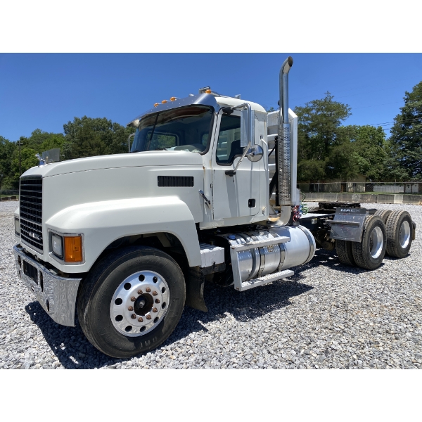 2017 MACK CHU613 Day Cab Truck