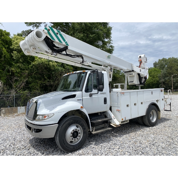 2012 INTERNATIONAL DURASTAR 4400 Bucket Truck