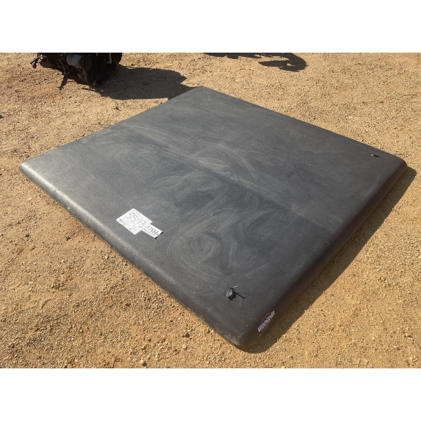 6'8" X5"8" PLASTIC TRUCK BED COVER, LOCKABLE