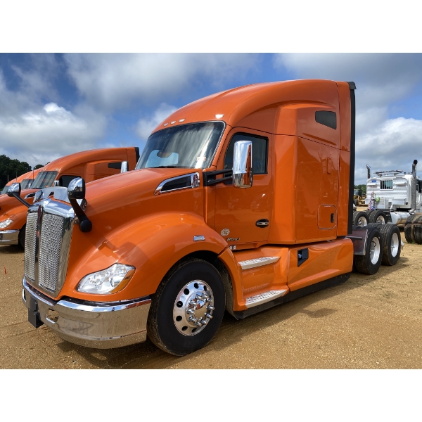 2022 KENWORTH T680 Sleeper Truck