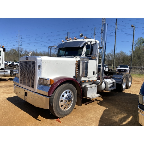 2005 PETERBILT 379 Day Cab Truck